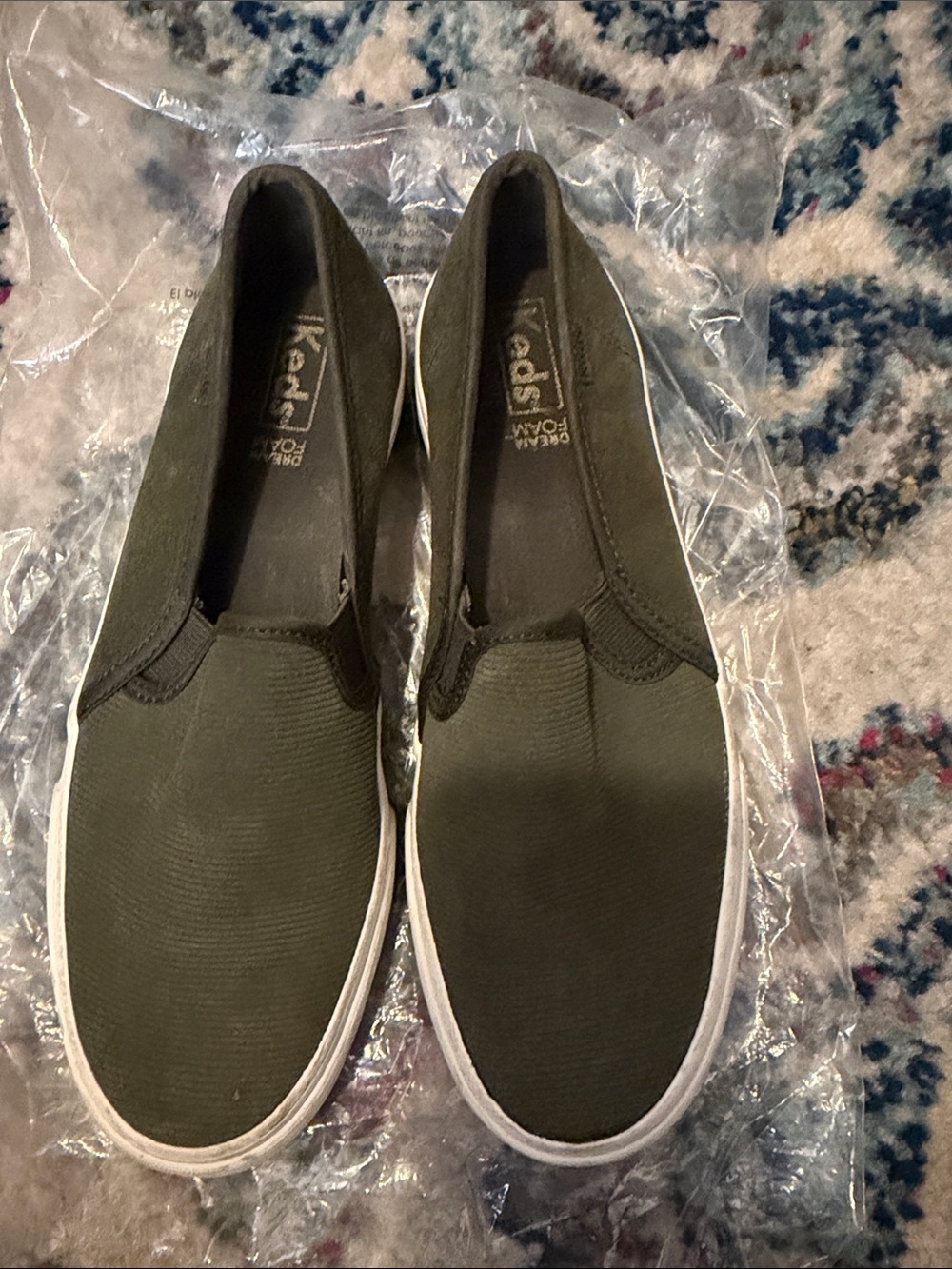 Keds Women’s Slip-On Canvas Loafers – Olive Green with White Sole- size 6.5